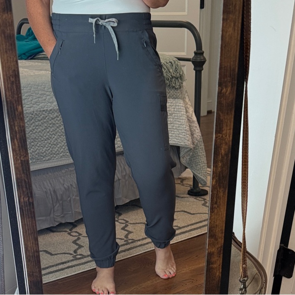 WonderWink Renew Gray Jogger Scrub Pants